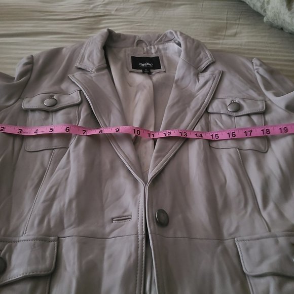 Womens leather jacket - Picture 4 of 7